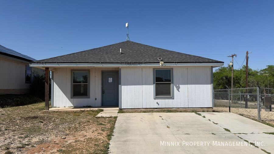 4319 E 61st St - Photo 2 of 28