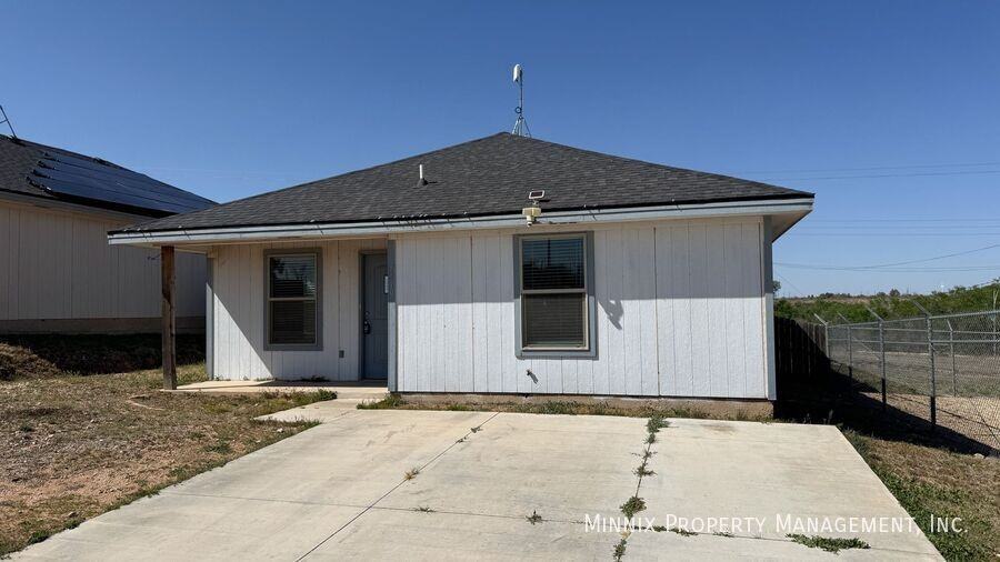 4319 E 61st St - Photo 3 of 28