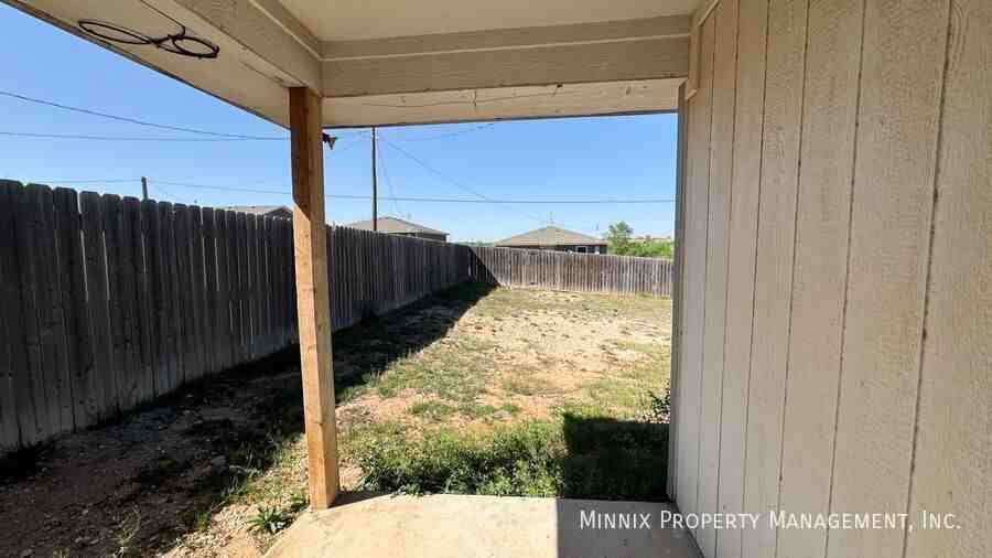 4319 E 61st St - Photo 4 of 28