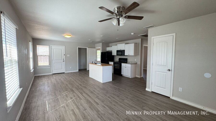 4319 E 61st St - Photo 5 of 28