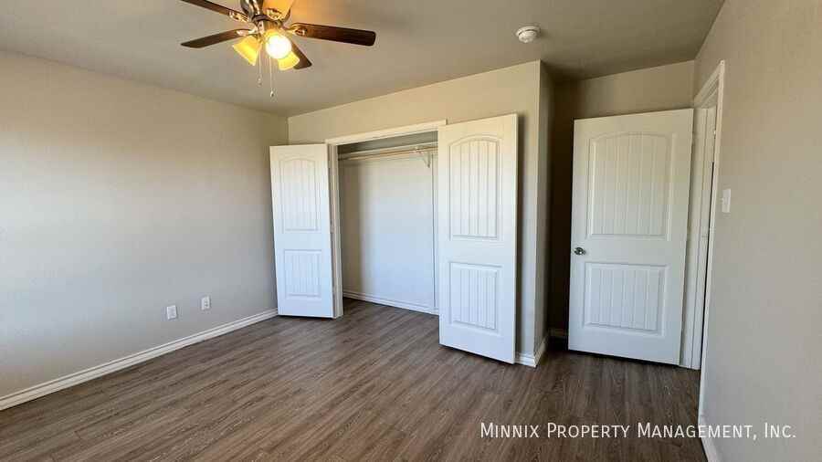 4319 E 61st St - Photo 6 of 28