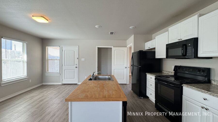 4319 E 61st St - Photo 7 of 28