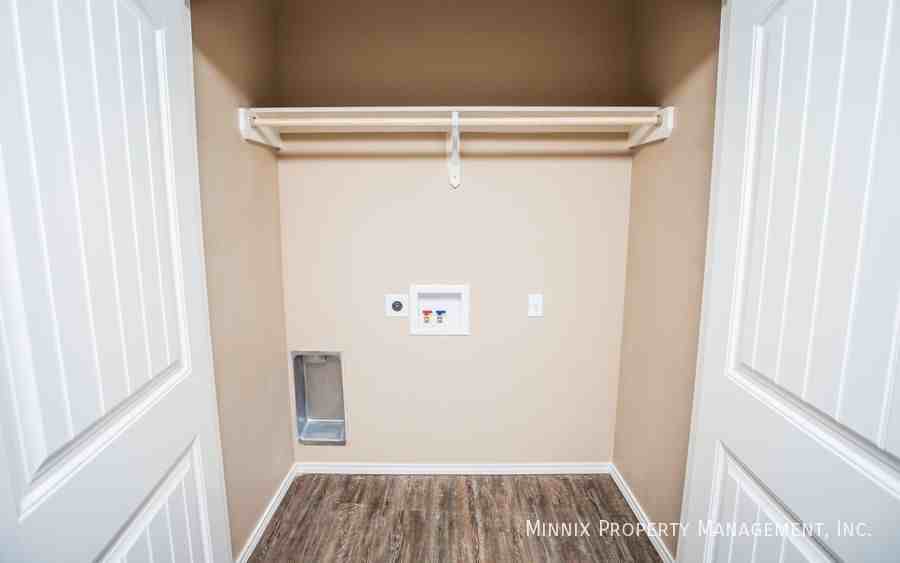 2602 N Avenue P - Photo 4 of 28