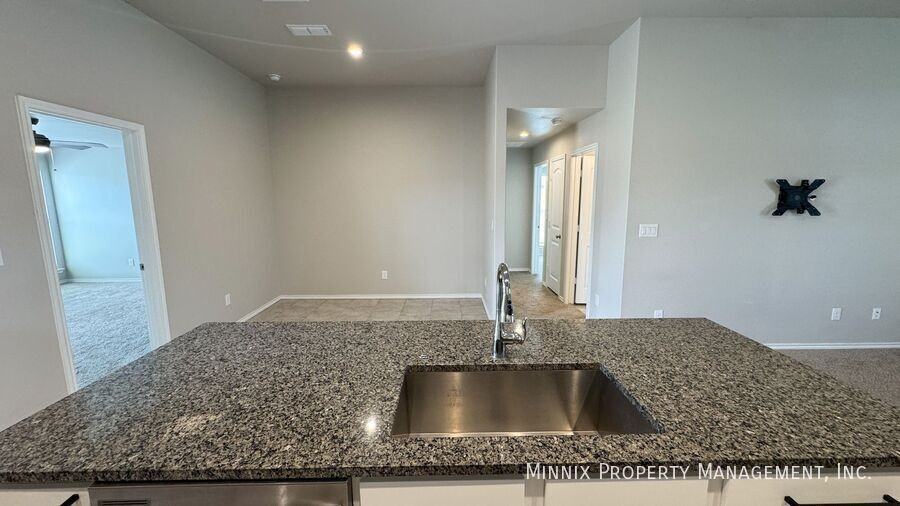 7503 101st St - Photo 4 of 27