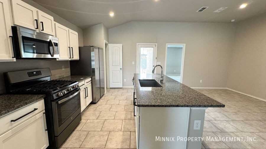 7503 101st St - Photo 7 of 27