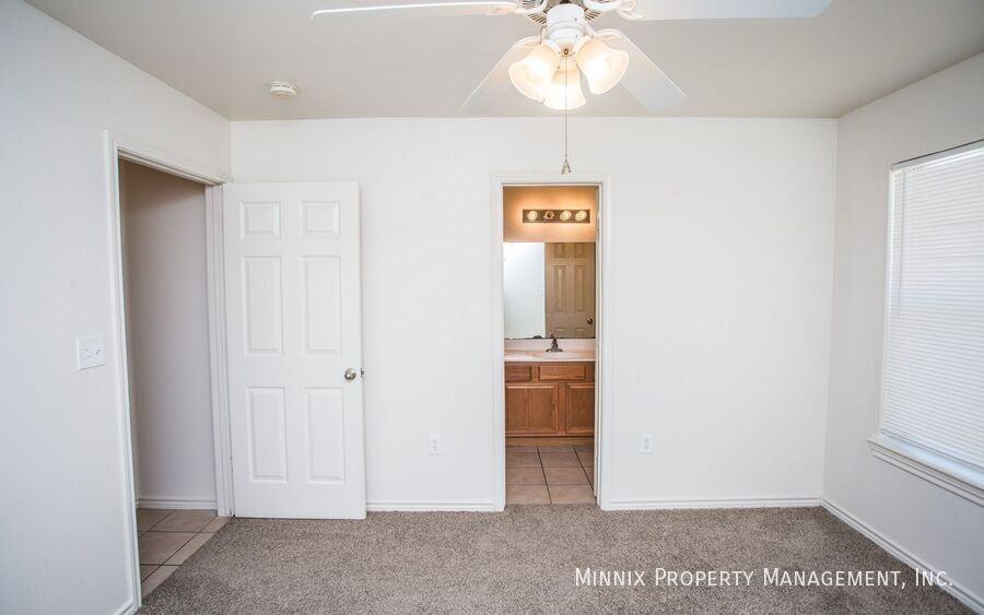 BELMONT & #B - Photo 4 of 5