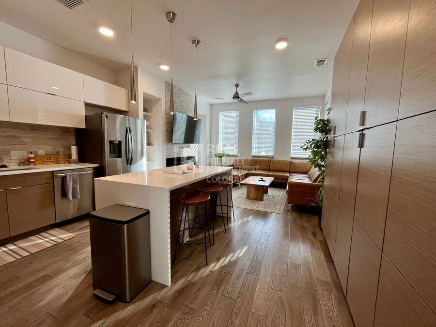 2200 Tremont Pl #1 - Photo 5 of 28