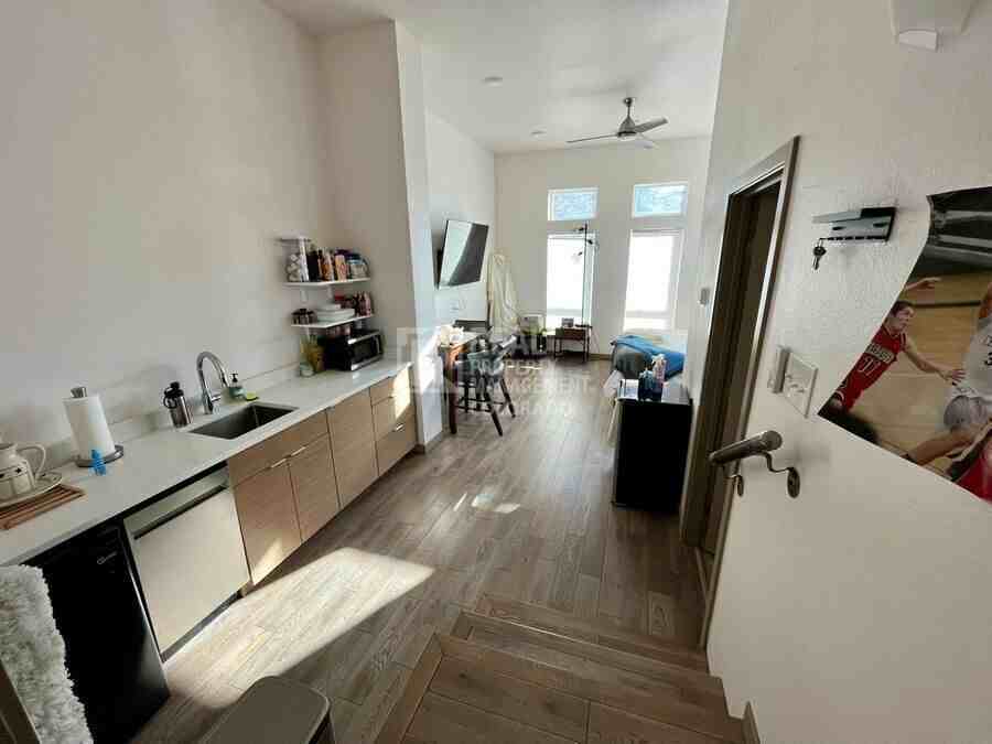 2200 Tremont Pl #1 - Photo 7 of 28