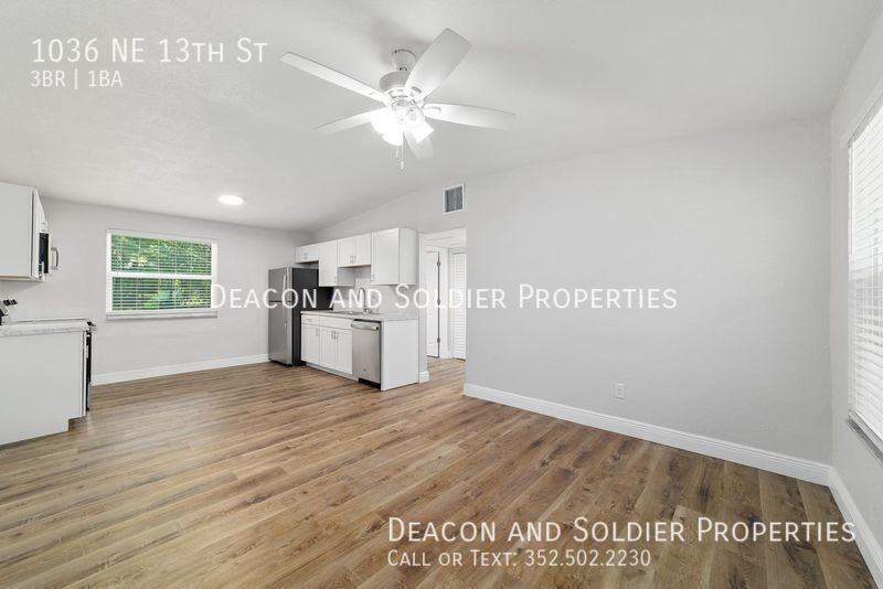 1036 Ne 13th St - Photo 5 of 37