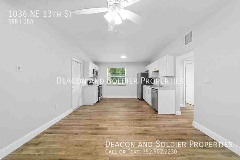 1036 Ne 13th St - Photo 6 of 37