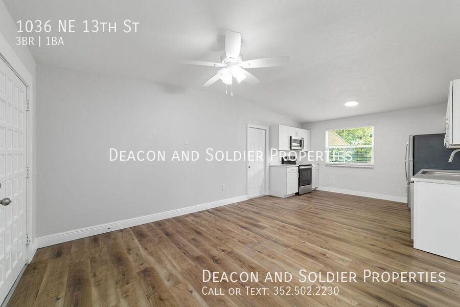 1036 Ne 13th St - Photo 7 of 37