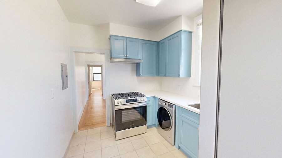 305 23rd Ave #04 - Photo 3 of 28