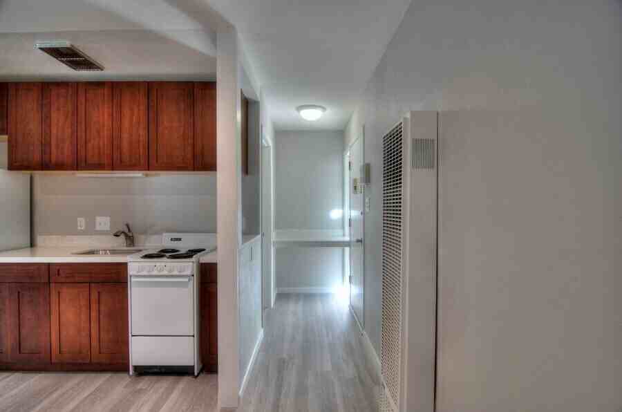 319 Poplar Ave #01 - Photo 4 of 14