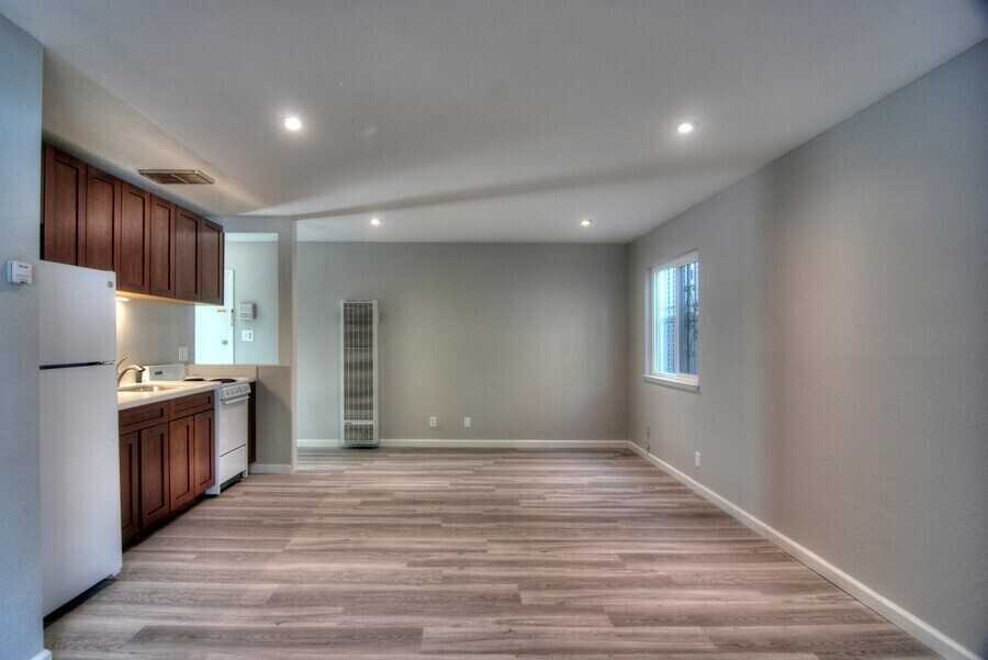 319 Poplar Ave #01 - Photo 5 of 14