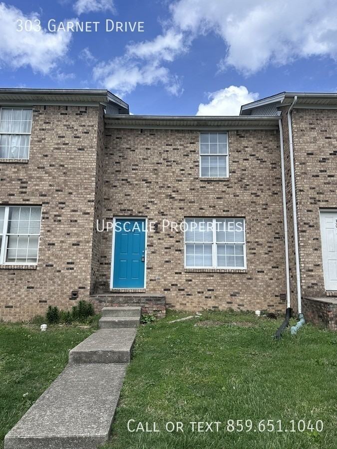 303 Garnet Dr - Photo 2 of 12