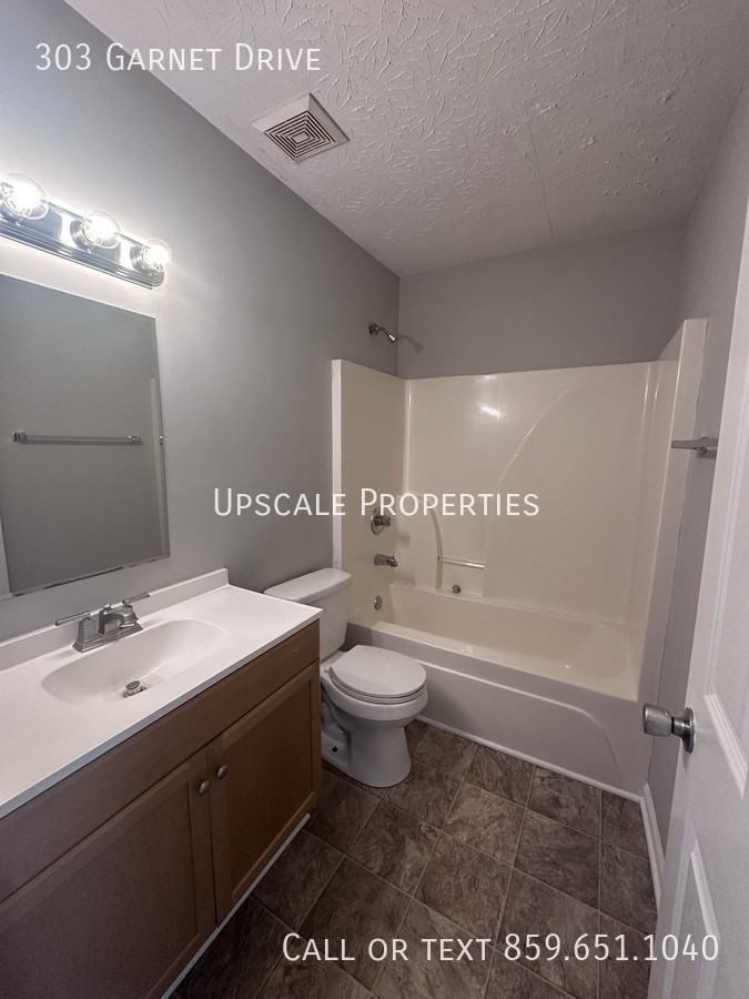 303 Garnet Dr - Photo 4 of 12