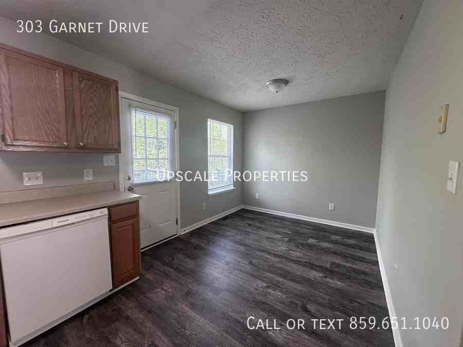 303 Garnet Dr - Photo 5 of 12