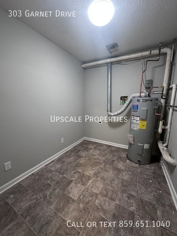 303 Garnet Dr - Photo 7 of 12