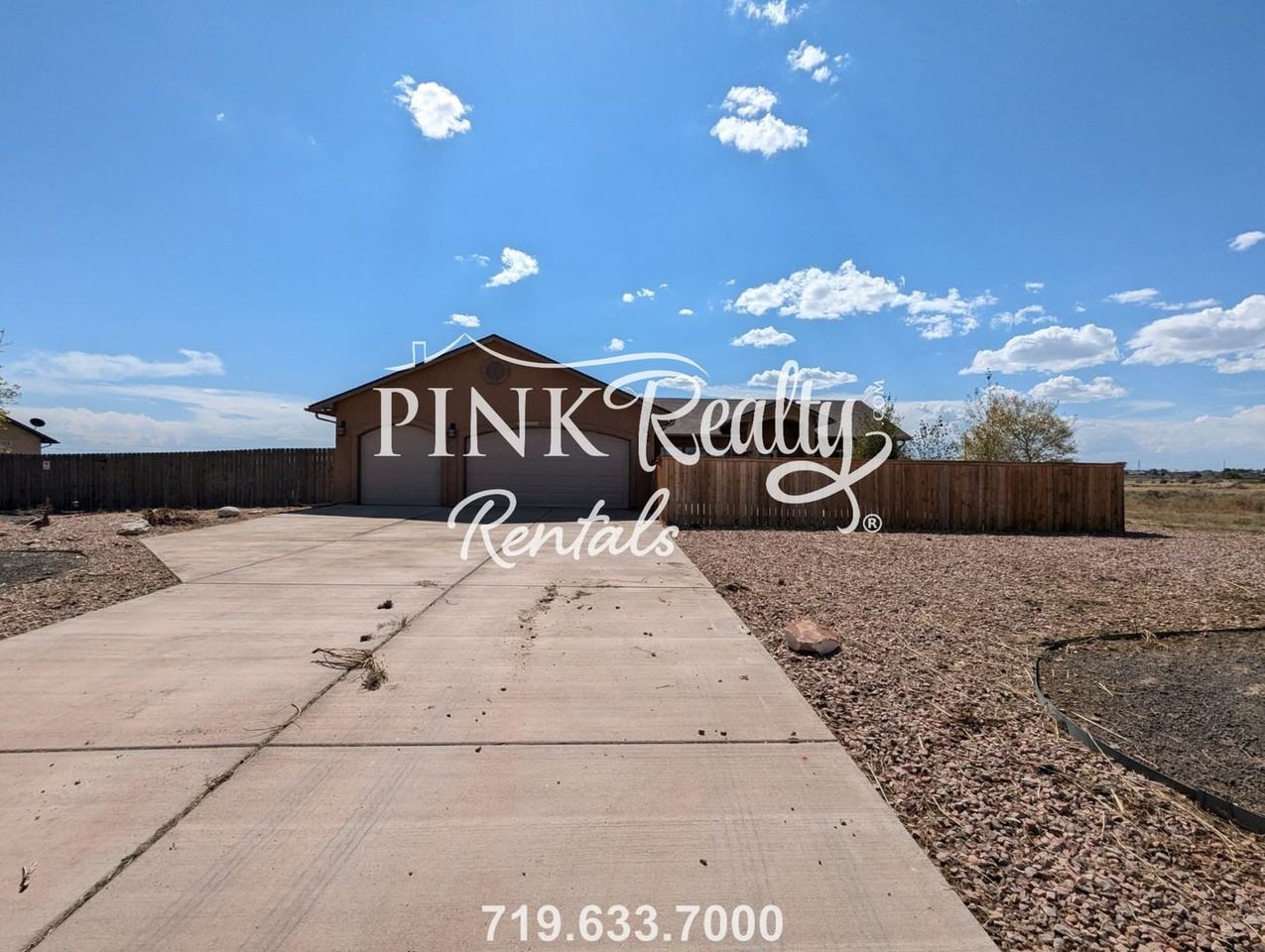 1325 N Challenger Dr - Photo 3 of 50