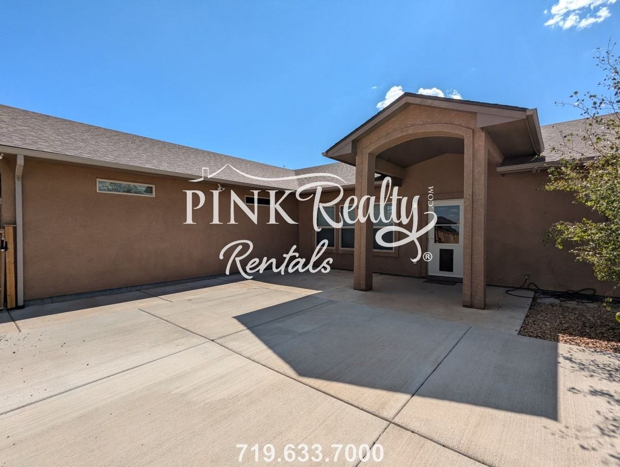 1325 N Challenger Dr - Photo 5 of 50