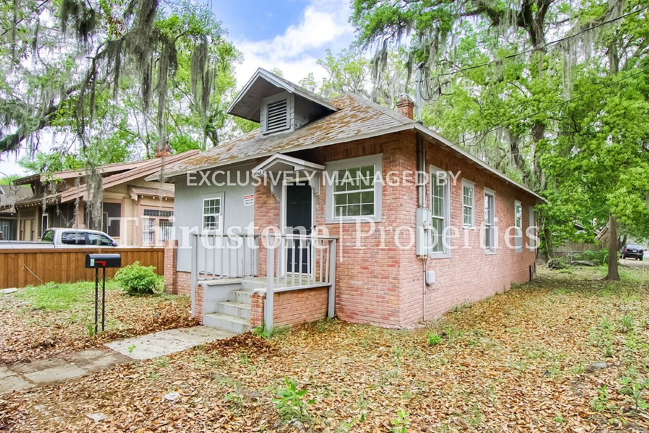 2771 Sunnyside St - Photo 2 of 34