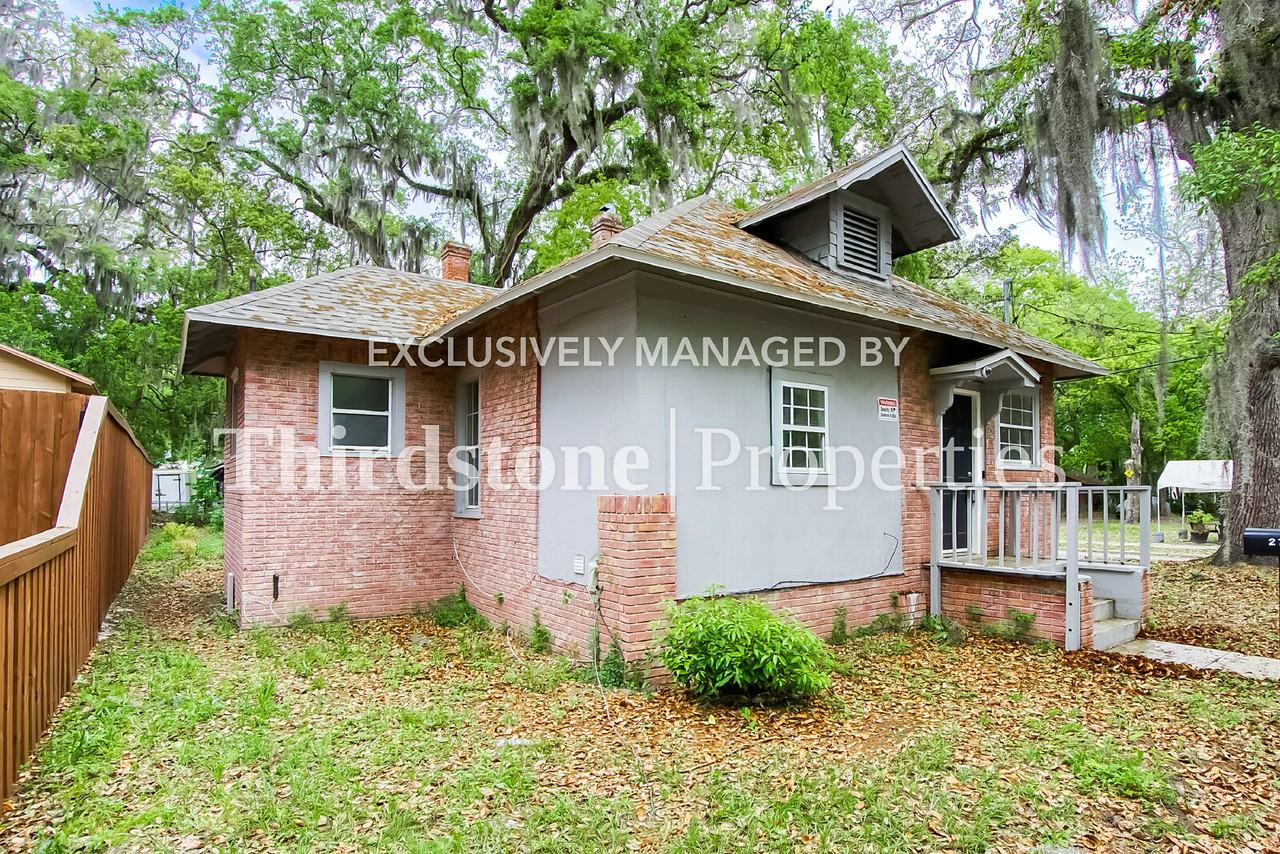 2771 Sunnyside St - Photo 3 of 34