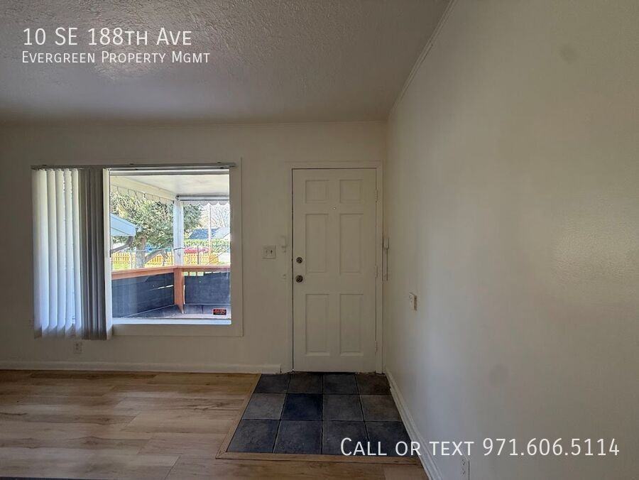 10 Se 188th Ave - Photo 4 of 29