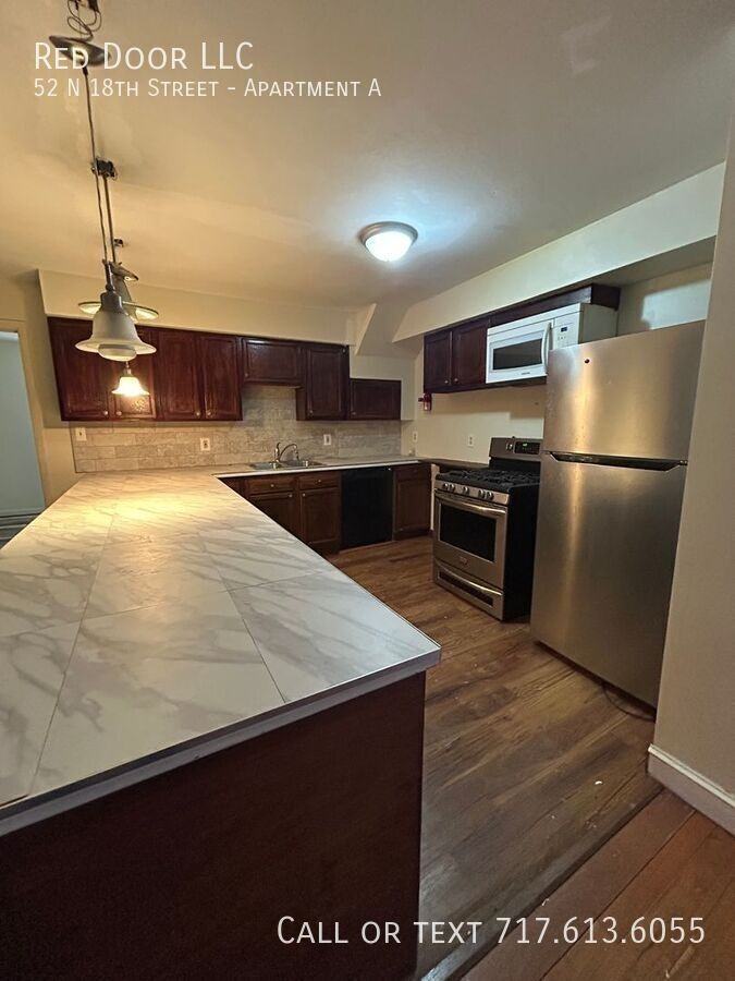 52 N 18th St #A - Photo 3 of 11