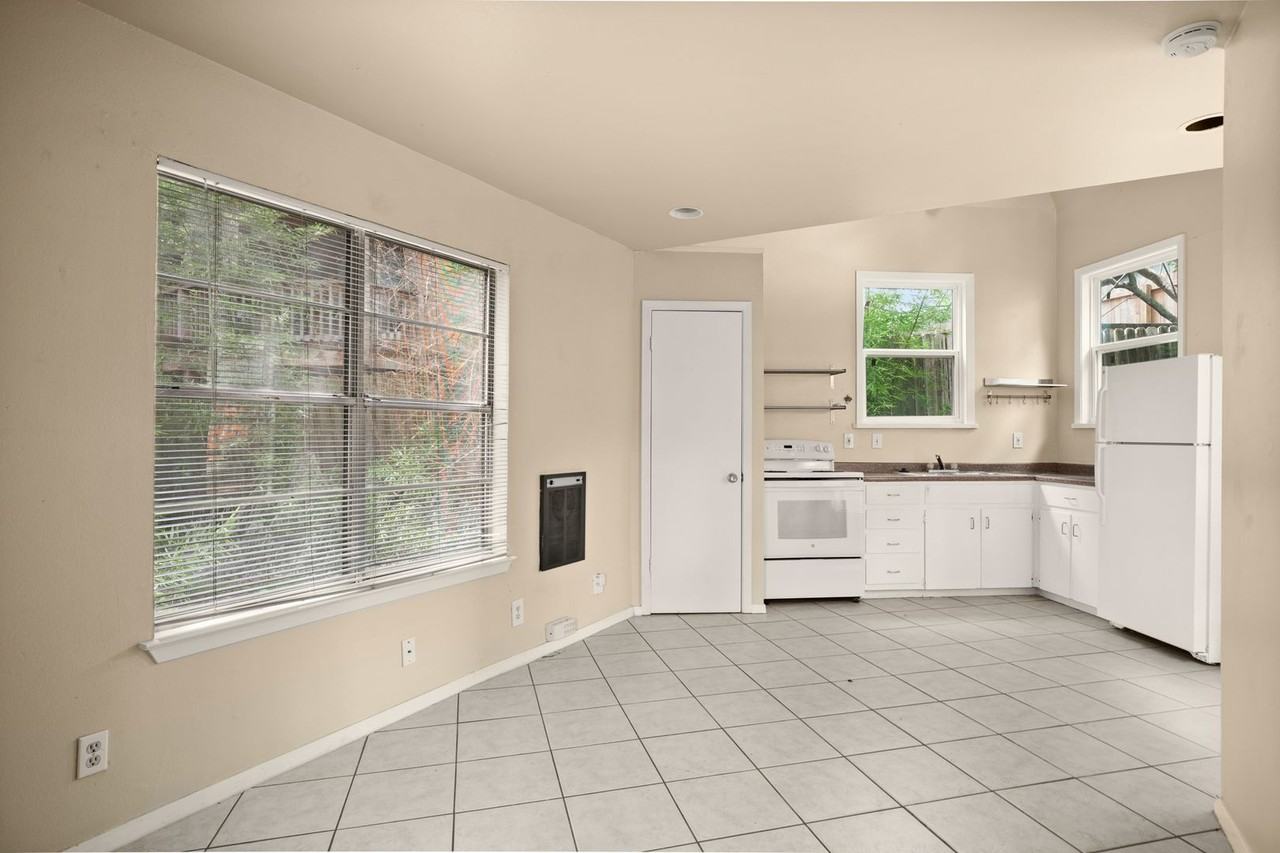 3302 Hemlock Ave #B - Photo 2 of 10