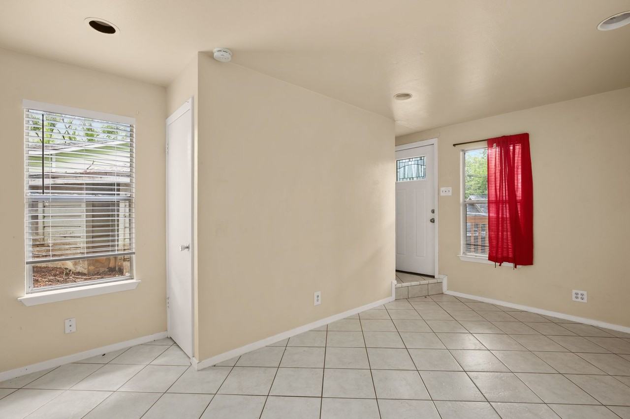 3302 Hemlock Ave #B - Photo 7 of 10