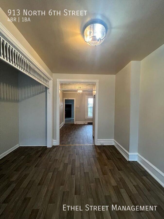 913 N 6th St - Photo 2 of 34