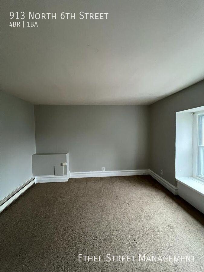 913 N 6th St - Photo 4 of 34