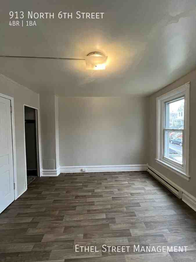 913 N 6th St - Photo 5 of 34