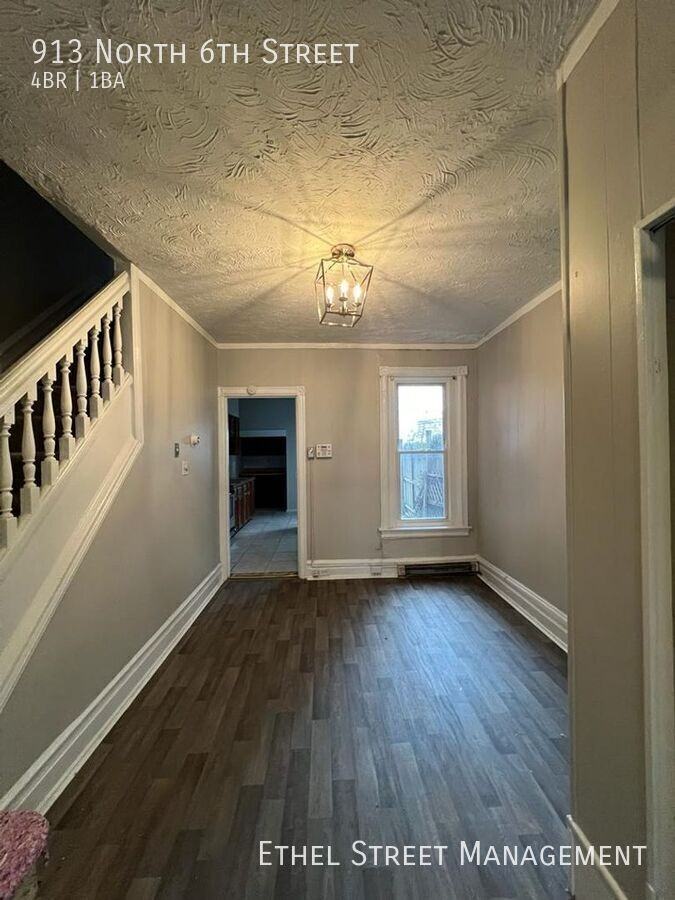 913 N 6th St - Photo 6 of 34