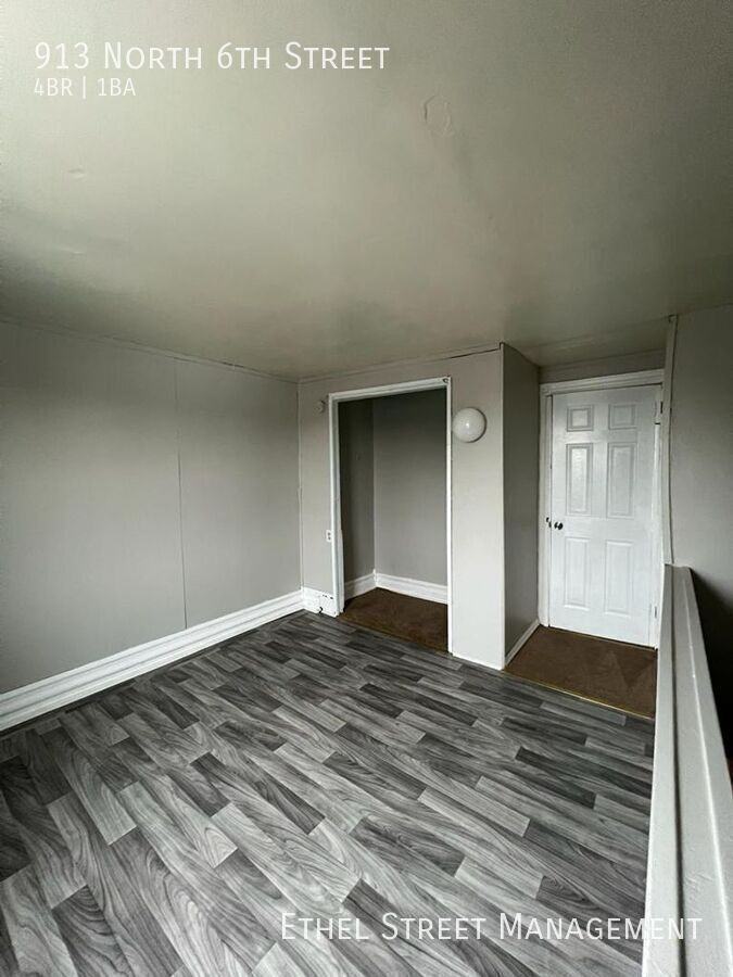 913 N 6th St - Photo 7 of 34