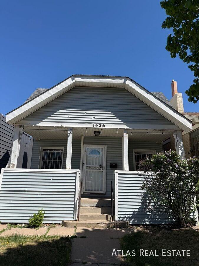 1526 Lowell Blvd