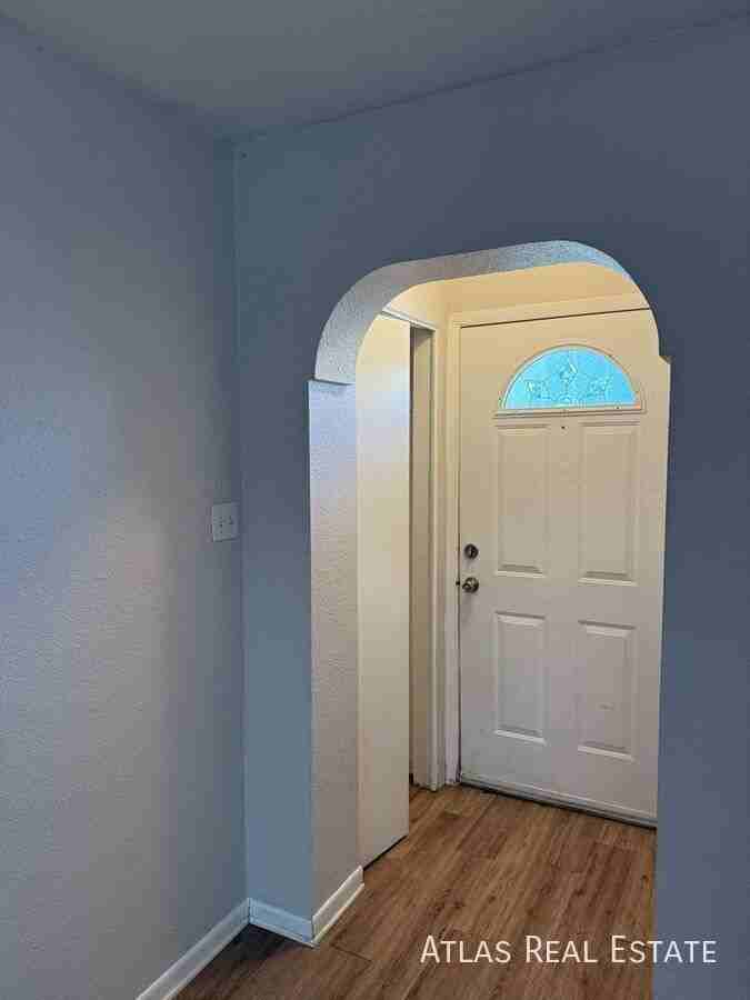 1526 Lowell Blvd - Photo 2 of 14