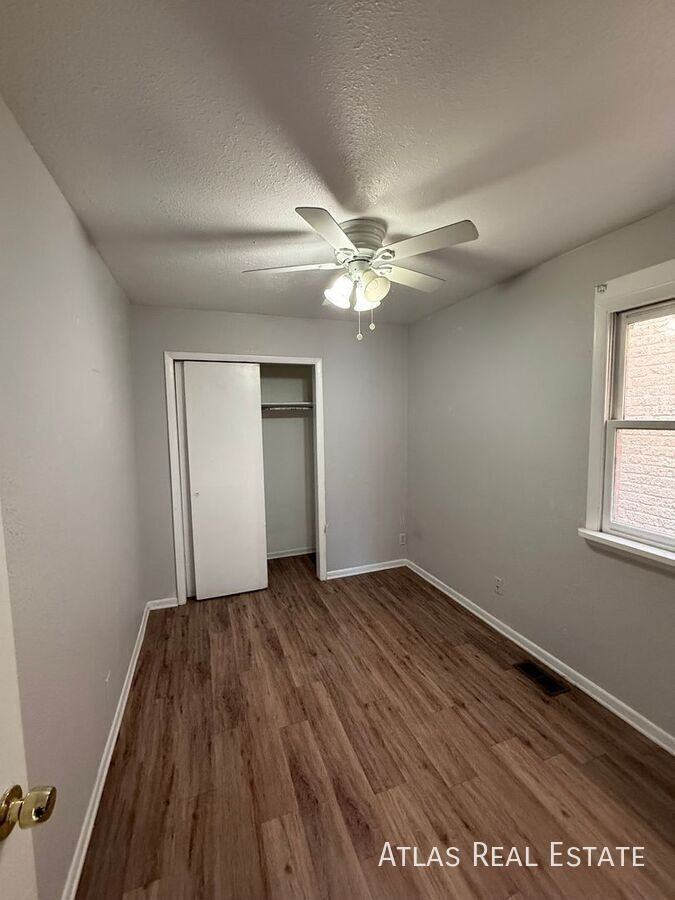 1526 Lowell Blvd - Photo 5 of 14