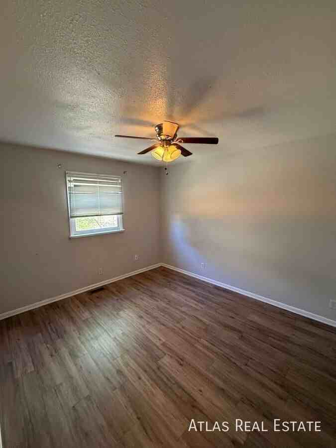 1526 Lowell Blvd - Photo 6 of 14