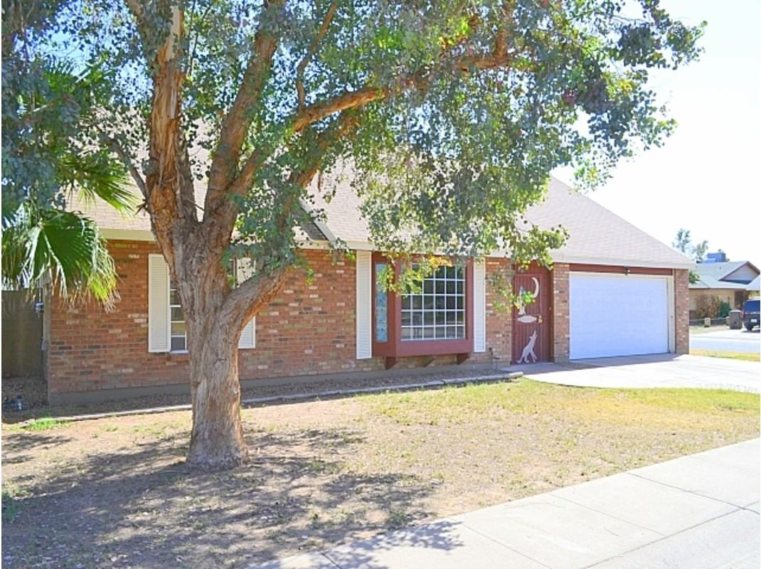 6941 W Vermont Ave - Photo 2 of 39