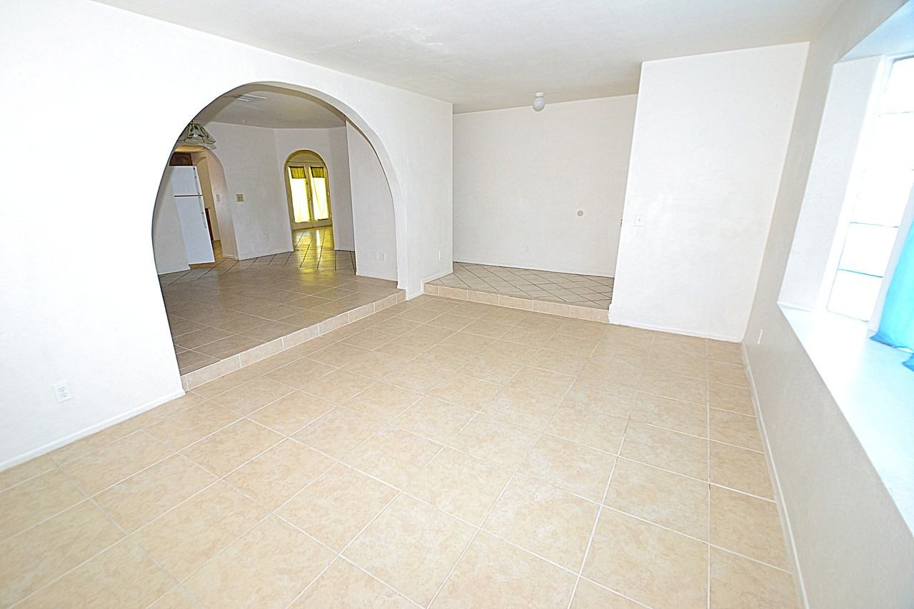 6941 W Vermont Ave - Photo 6 of 39