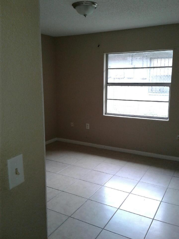 512 Dade Ave - Photo 4 of 8