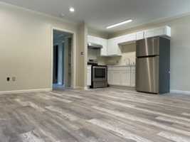 featured image of 600 E University Ave #7