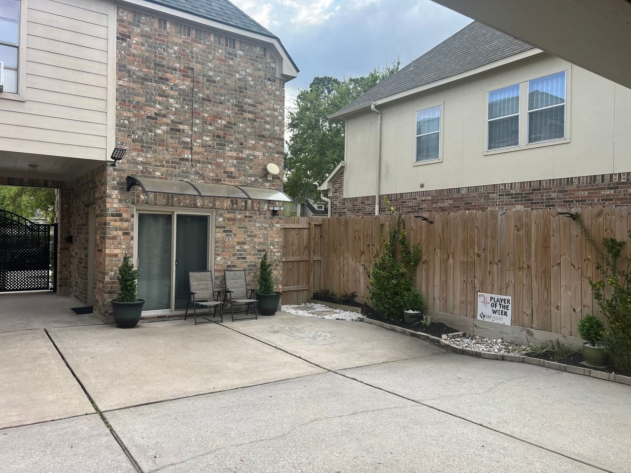 14014 Summerwood Ln #B - Photo 3 of 28