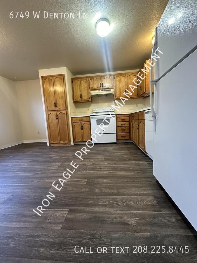 6749 W Denton Ln #6749 - Photo 4 of 11