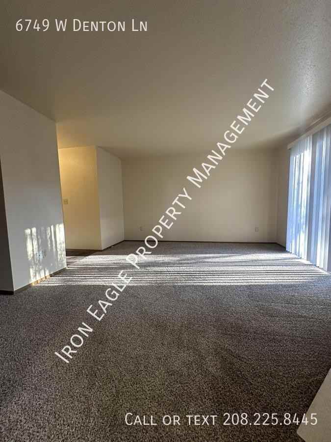 6749 W Denton Ln #6749 - Photo 7 of 11