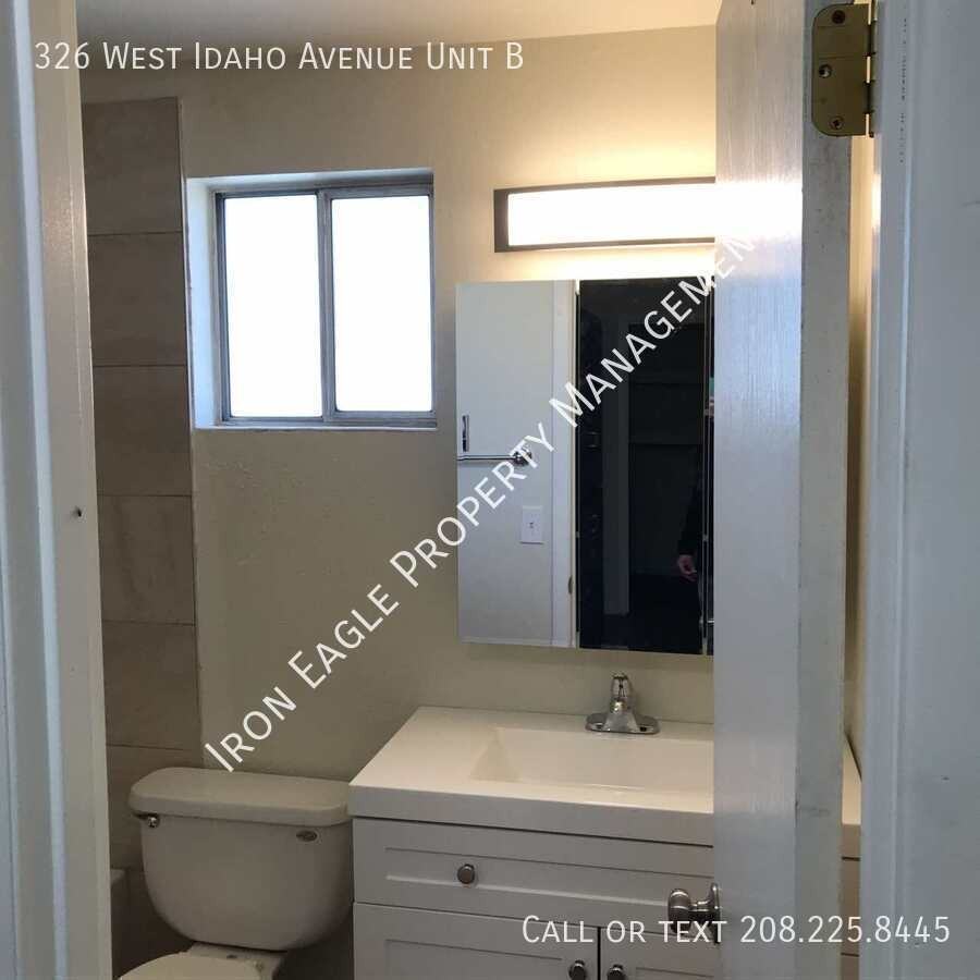 326 W Idaho Ave Apt B - Photo 5 of 6