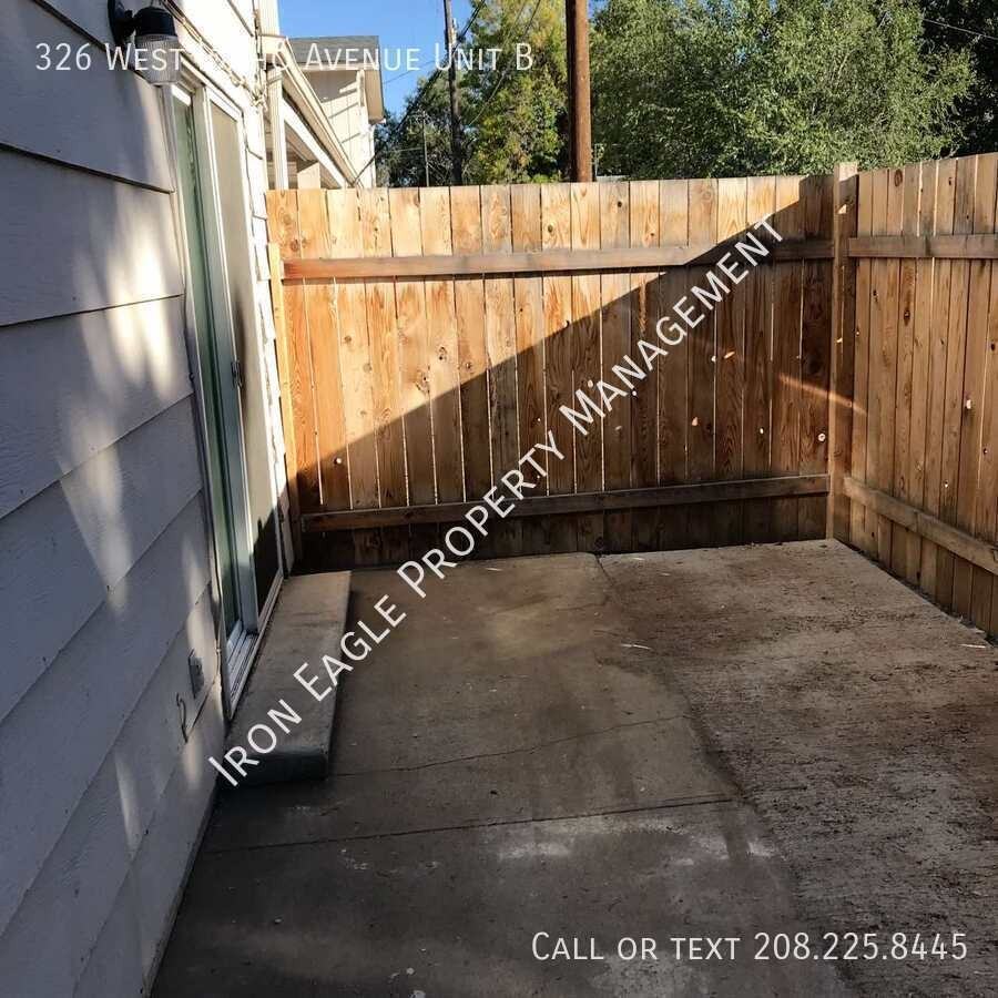 326 W Idaho Ave Apt B - Photo 6 of 6