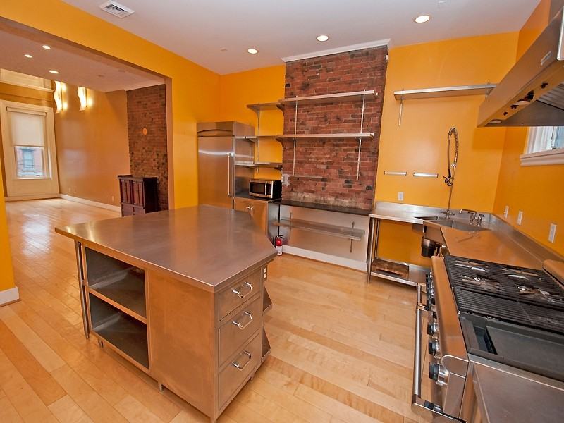 1922 E Carson St - Photo 2 of 17