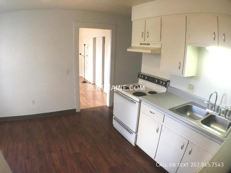 699 Main St #1 - Photo 3 of 10